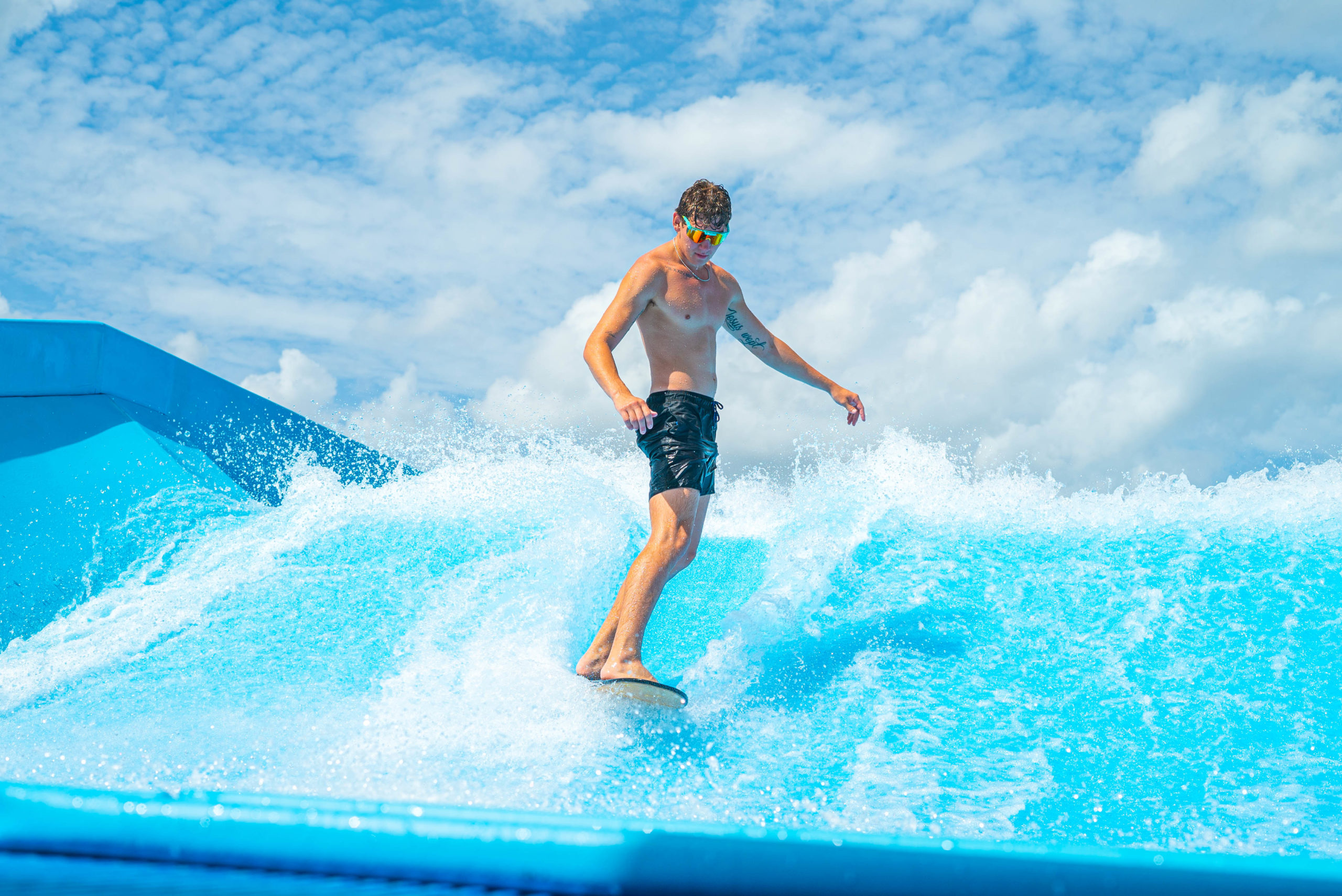 the-cove-at-bearx-adults-only-water-park-in-texas
